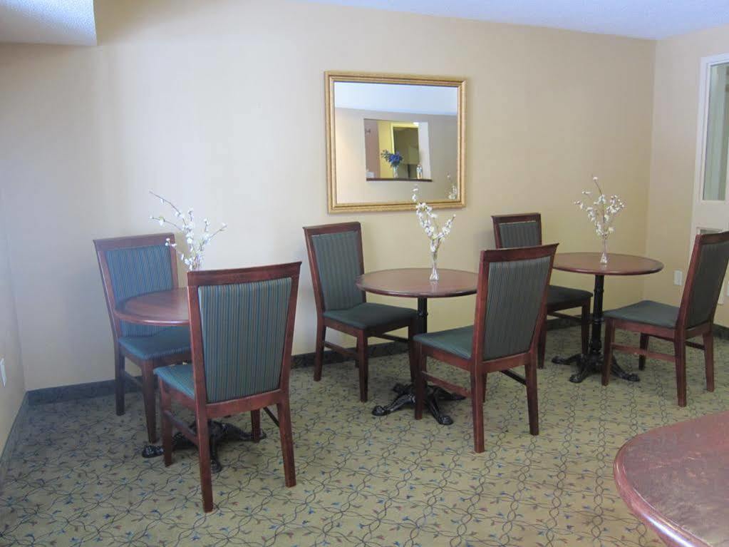 Travelodge By Wyndham Ottawa West Eksteriør bilde